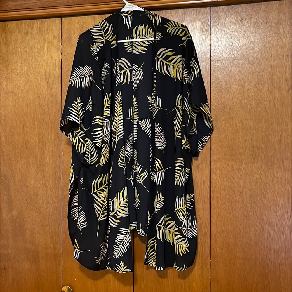 ⭐️Maurices kimono.   Size 2/3